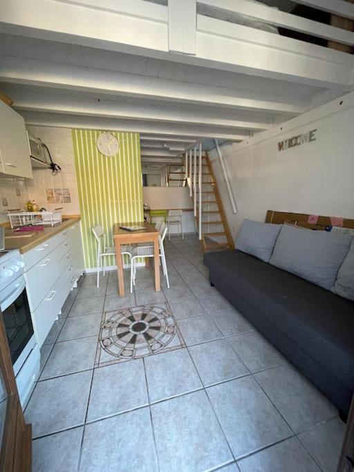 Maisonnette Rdc + Mezzanine Au Bord De L'Etang Leucate Exterior photo